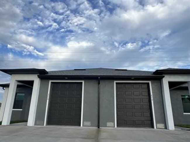 Photo - 4214 Santa Barbara Blvd House