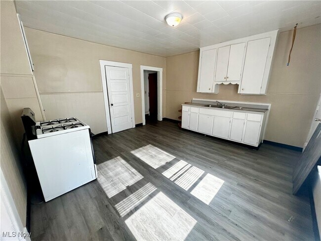 Foto del edificio - 6714 Worley Ave