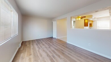 Building Photo - 630 Abbe Rd S