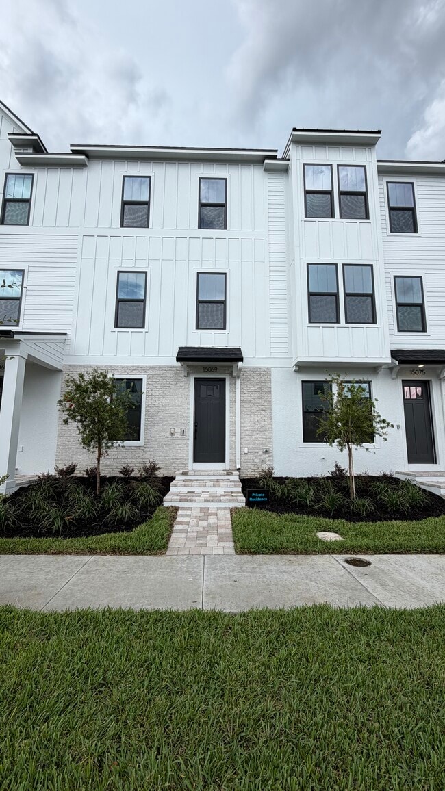 Building Photo - 15069 Groveside Rd