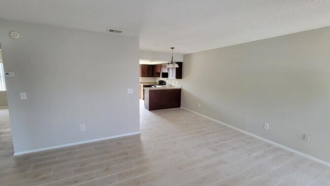 Building Photo - 129 Las Brisas Way