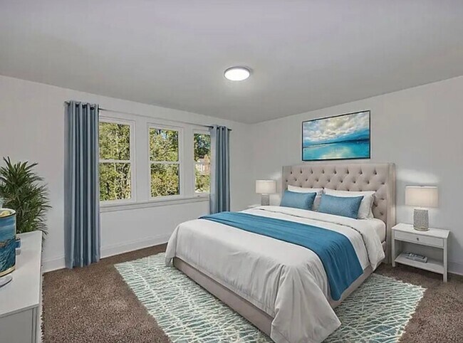 Foto del edificio - Coming Soon_ Renovated 5 bd/ 2 bth House in Norwood!