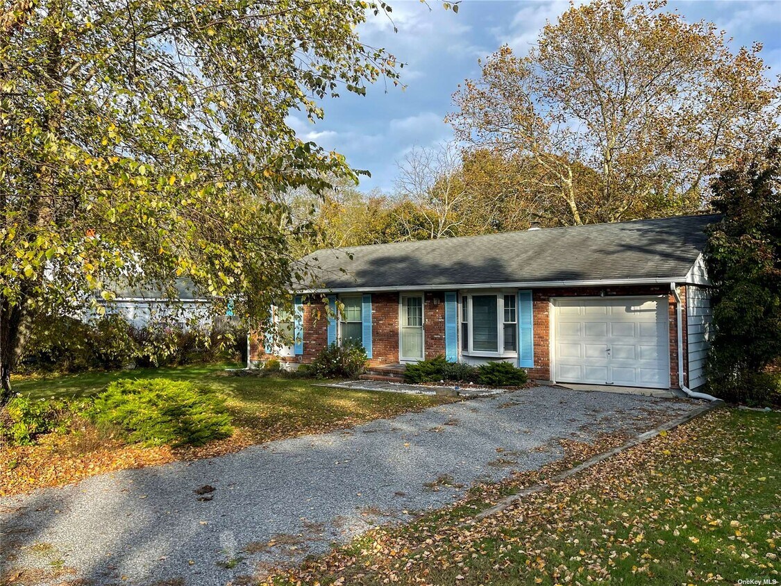 Foto principal - 900 Cedar Dr