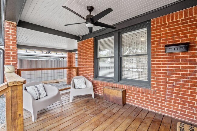 Building Photo - 4938 Oakland St