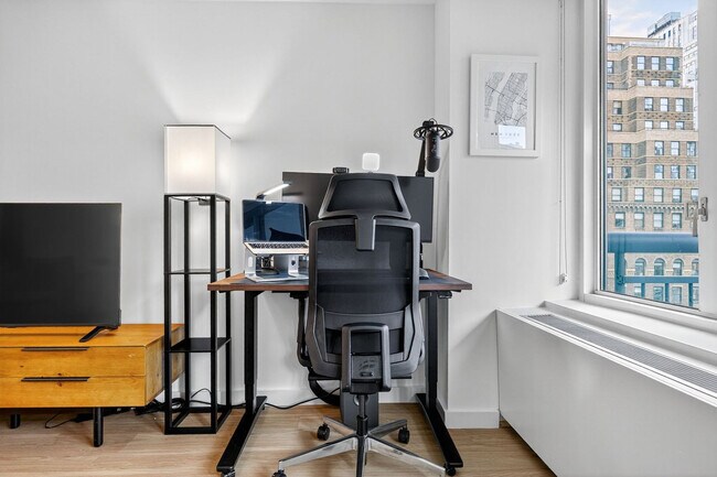 Foto del edificio - 68 W 37th St