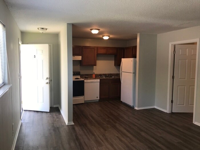 Primary Photo - Red Bank Remodeled 1Bed/1Bath Apt