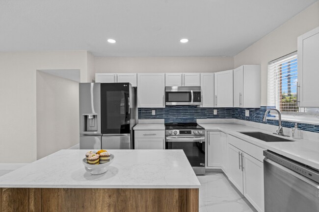 Foto del edificio - 3220 NW 4th Ct