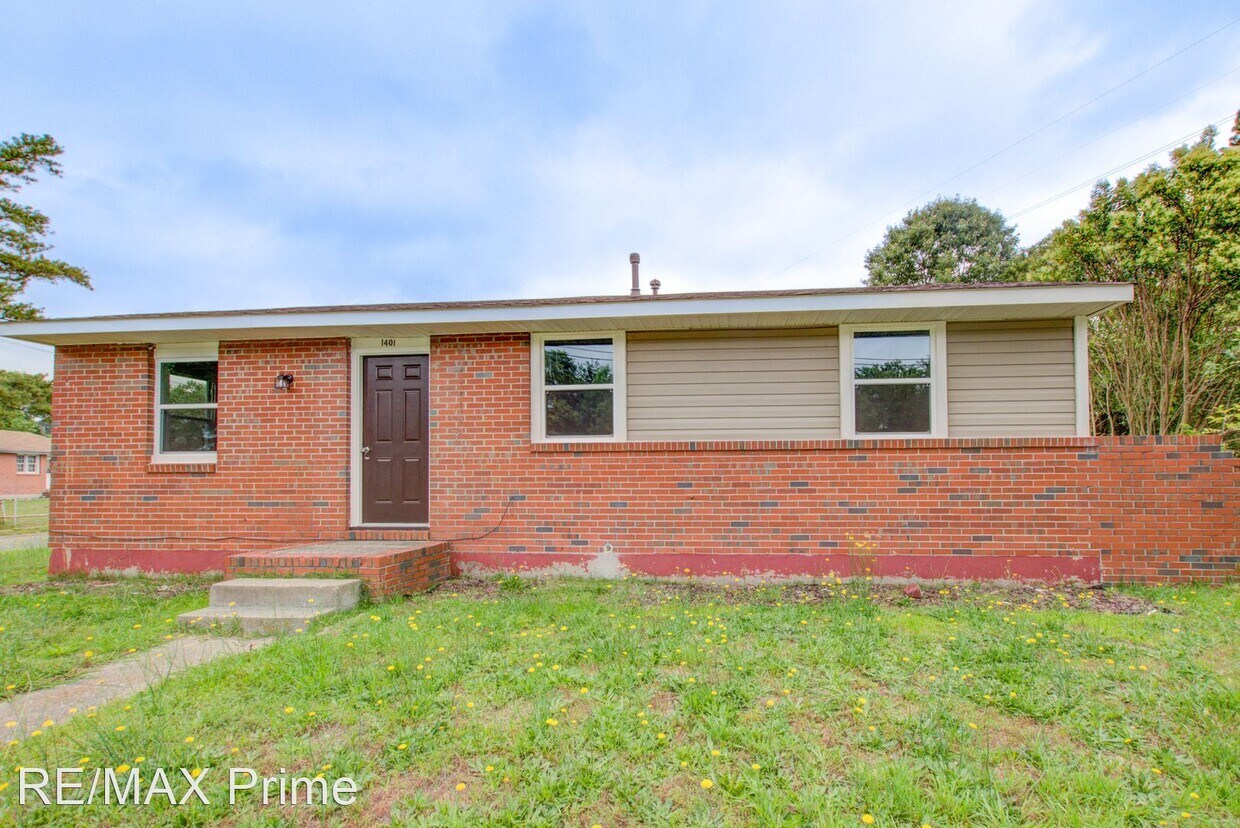 Primary Photo - 3 br, 1 bath House - 1401 Algona Road 23 B...