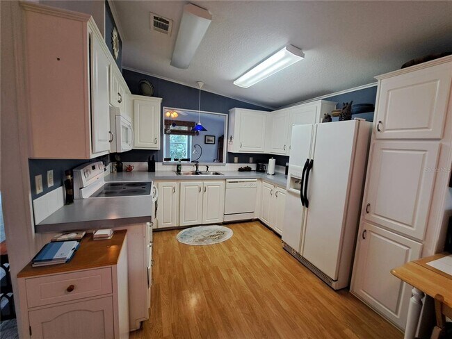 Foto del edificio - 3432 State Rd 580