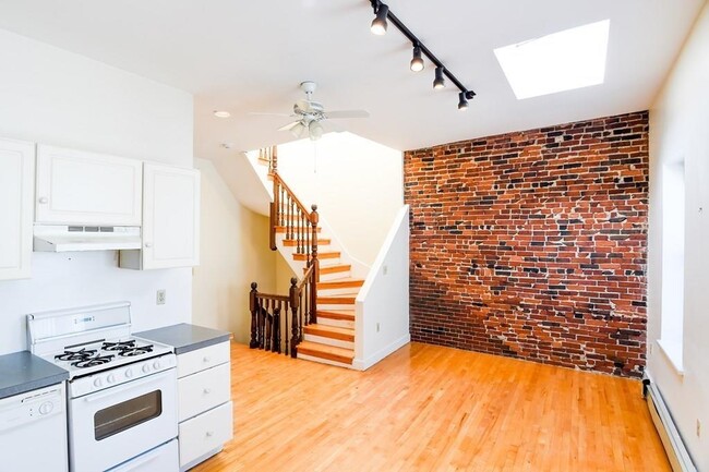 Building Photo - 33 Grove