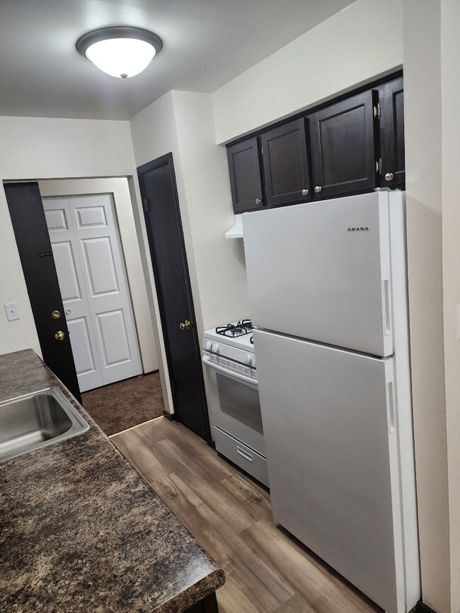 Kitchen - Barton Avenue Estates