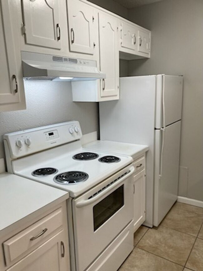 Foto del edificio - SW 1 bedroom 1 bath apartment for rent