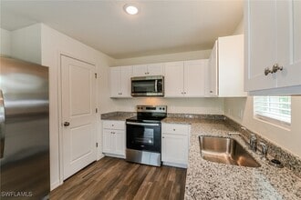 Building Photo - 4166 NW 40th Ave