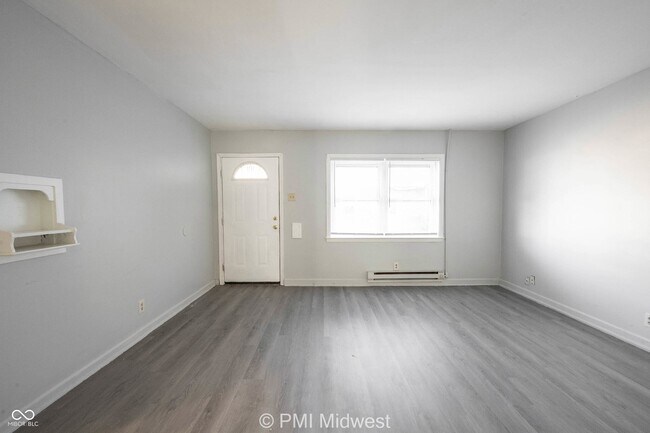 Foto del edificio - 3725 N Sherman Dr