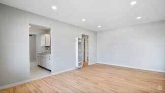 Building Photo - 243 San Jacinto Dr