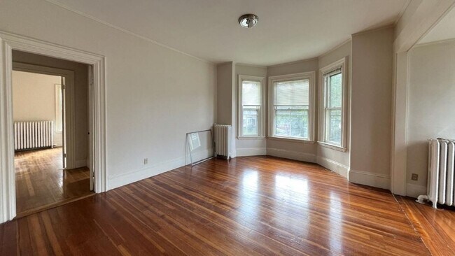 Building Photo - 136 Woburn St