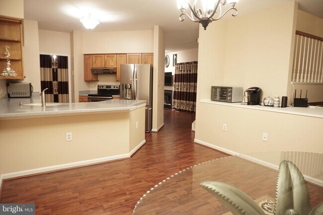 Building Photo - 8020 Hilliard Dr