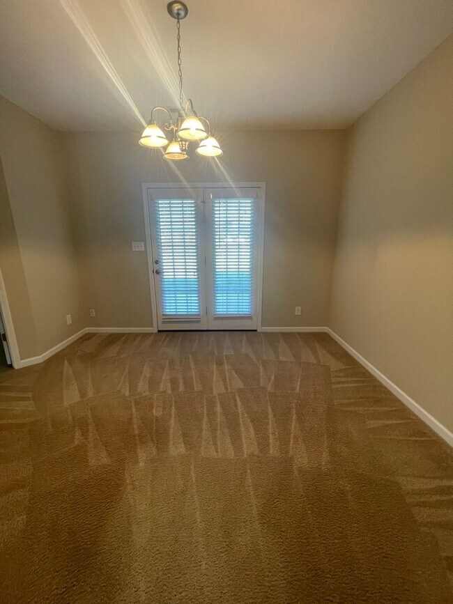 Foto del edificio - Charming Ranch-Style Townhouse!