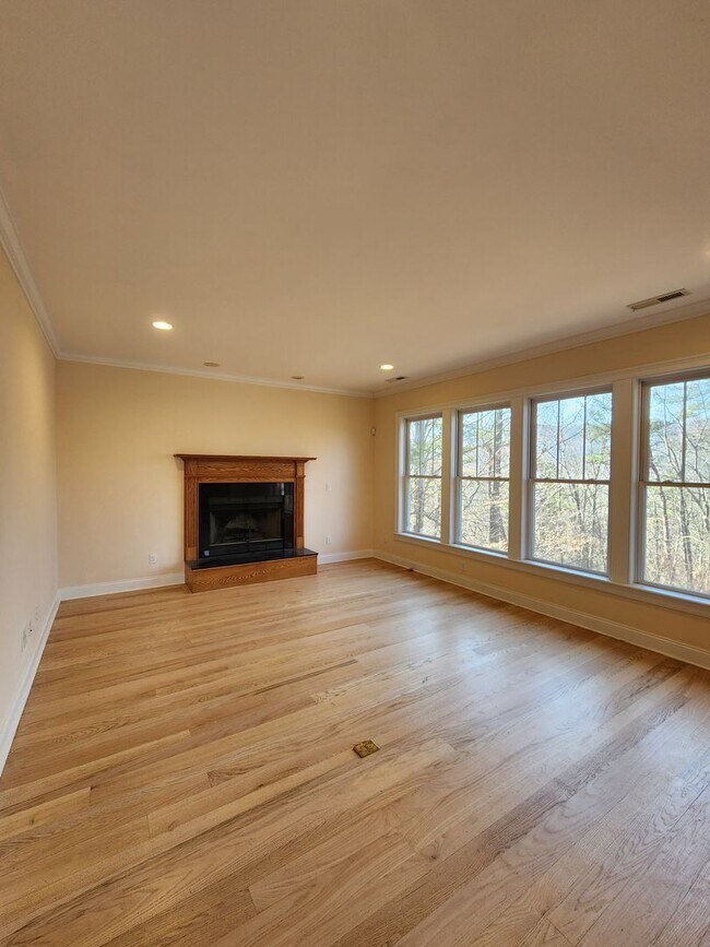 Foto del edificio - Black Mountain Rental-Mountain Views