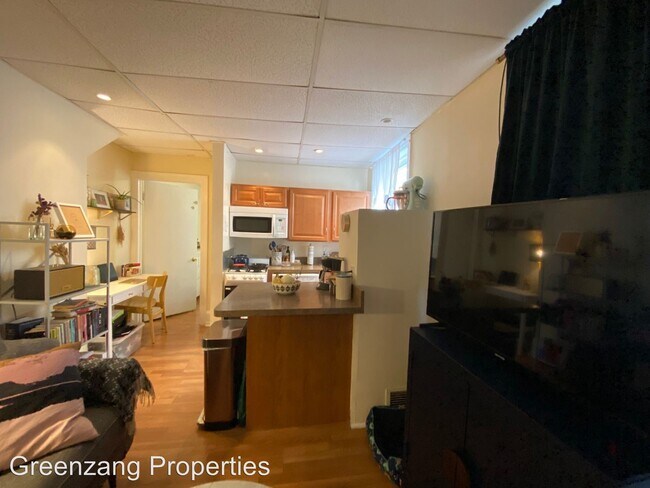 Foto del edificio - 2221 Spring Garden St