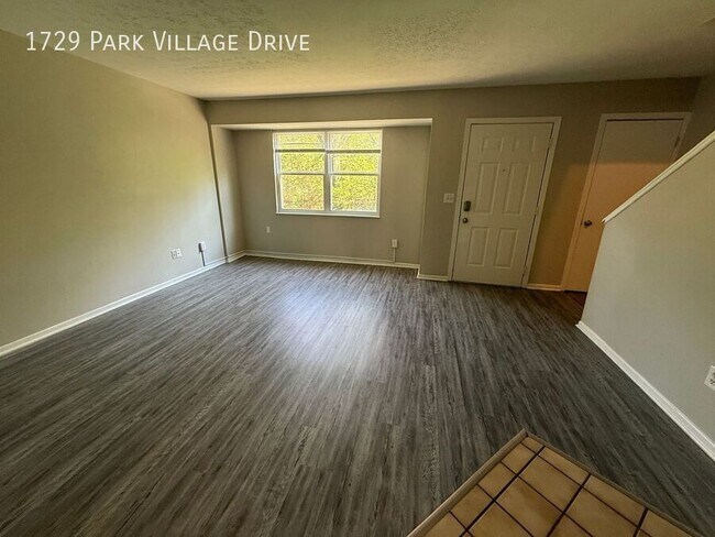 Foto del edificio - 1729 Park Village Dr