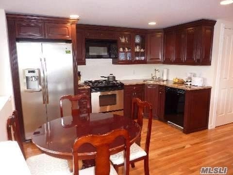 Foto del edificio - 135 Centershore Rd