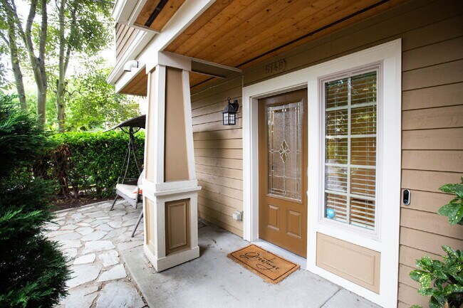 Building Photo - Gorgeous 3-Bed Capitol Hill Townhome with A/C, Garage & Partial Furnishings!- Available NOW FOR RENT
