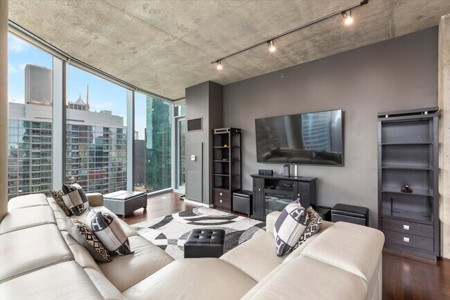 Foto del edificio - 600 N Fairbanks Ct