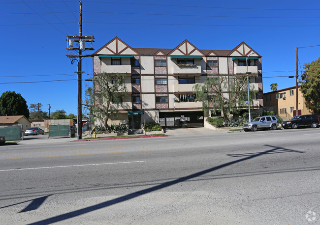 Foto del edificio - 7601 N Hollywood Way