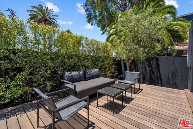 Foto del edificio - 1527 Cabrillo Ave