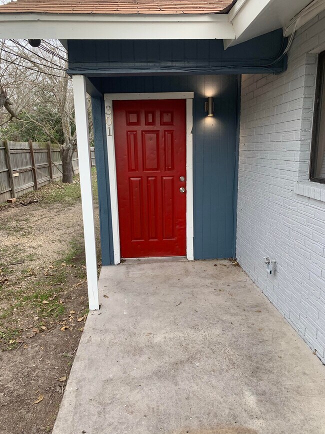 Building Photo - 301 Haeckerville Rd