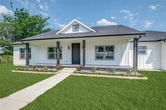 Building Photo - 1450 W Farm to Market Rd 550