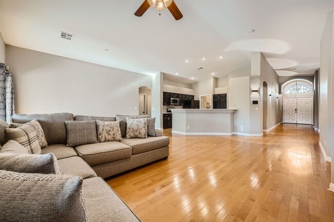 Foto del edificio - Great Henderson Single Story Home