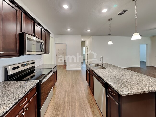Building Photo - 105 Moultrie Crossing Ln
