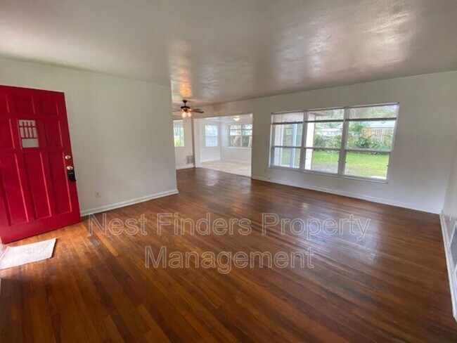 Foto del edificio - 3757 Coronado Rd