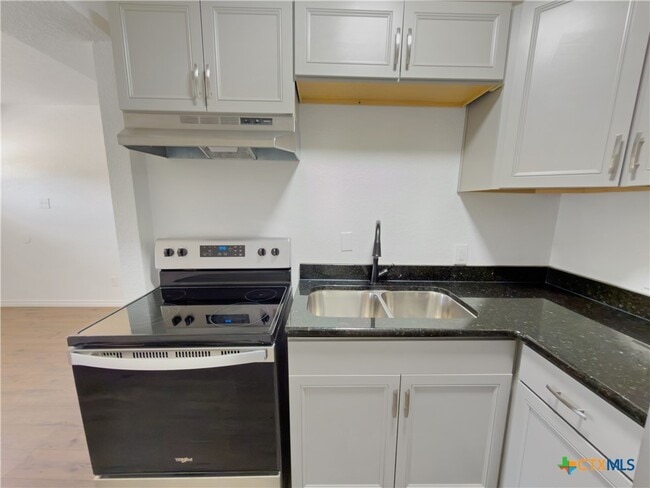 Building Photo - 515 Bremser Ave