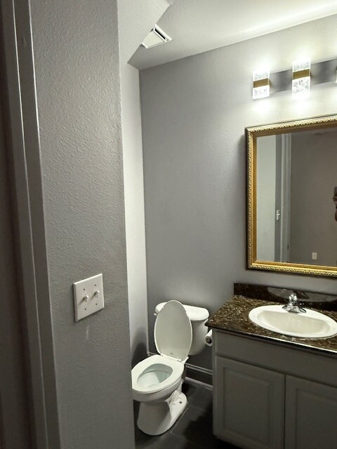 Foto del edificio - 4448 Jardin St