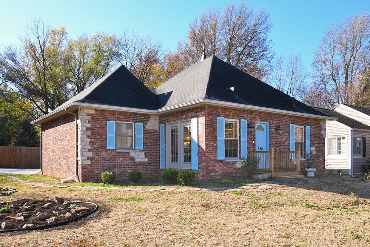 Foto principal - 2 Blocks from MERCY HOSPITAL! FULLY FURNIS...
