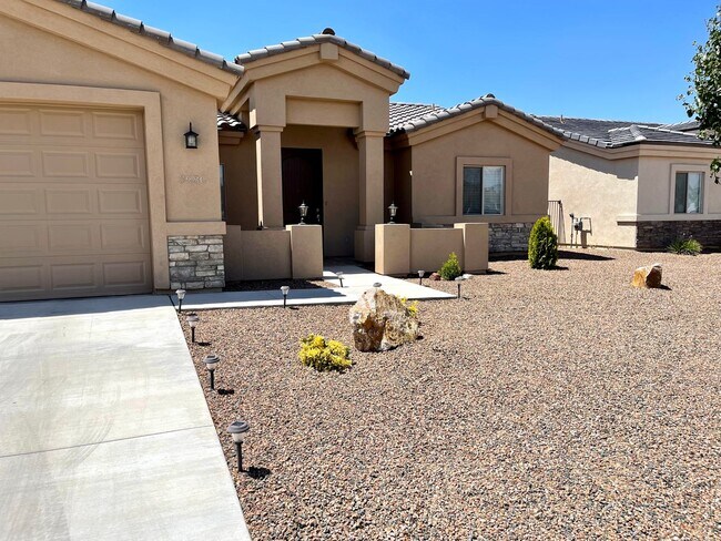 Foto del edificio - Beautiful 3 Bedroom Home in Gated Community!