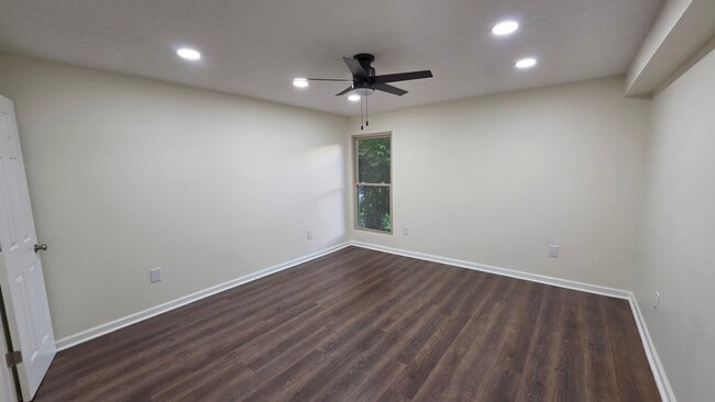 Building Photo - 1478 Cliff Ct