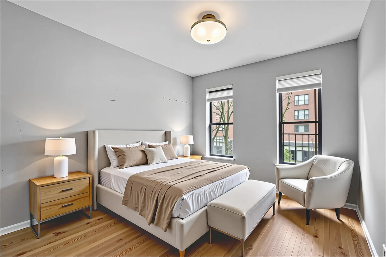 Foto principal - 310 E 81st St
