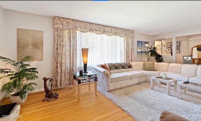 Foto del edificio - 4 br, 2 bath House - 315 Empire Blvd
