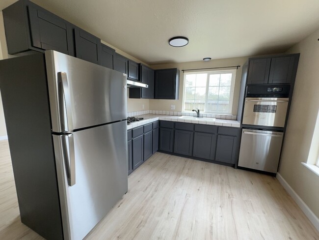 Building Photo - Newly remodeled 3-bedroom home in Fields L...