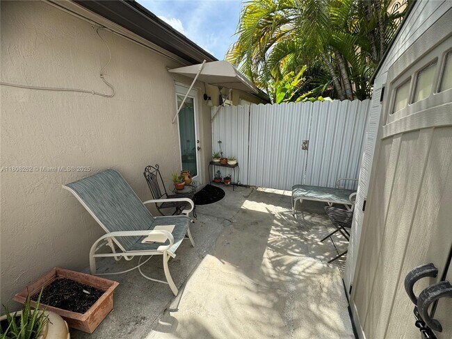 Foto del edificio - 9912 SW 154th Ct