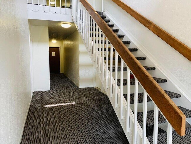 Foto del edificio - 2271 Hedgerow Road