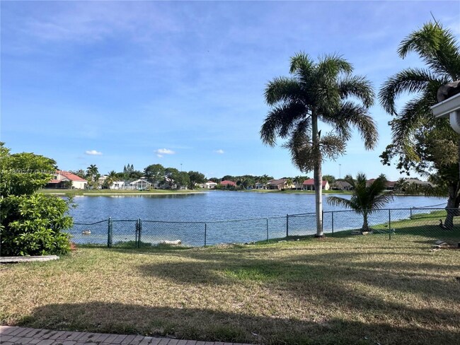 Foto del edificio - 491 NW 188th Terrace