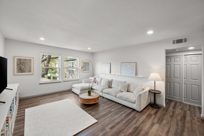 Foto del edificio - 5111 Skillman St