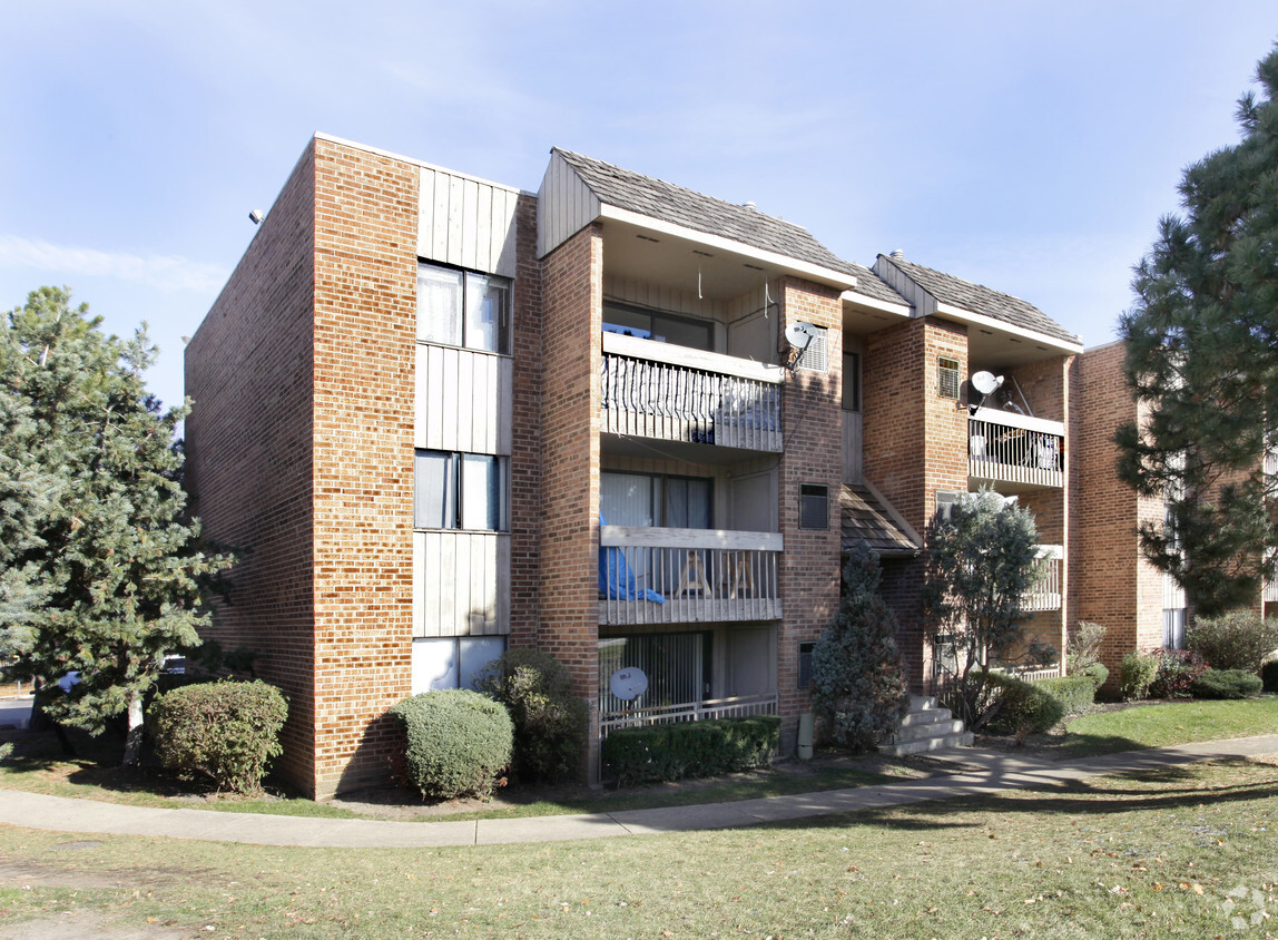 Primary Photo - 1301 E Ports O Call Dr