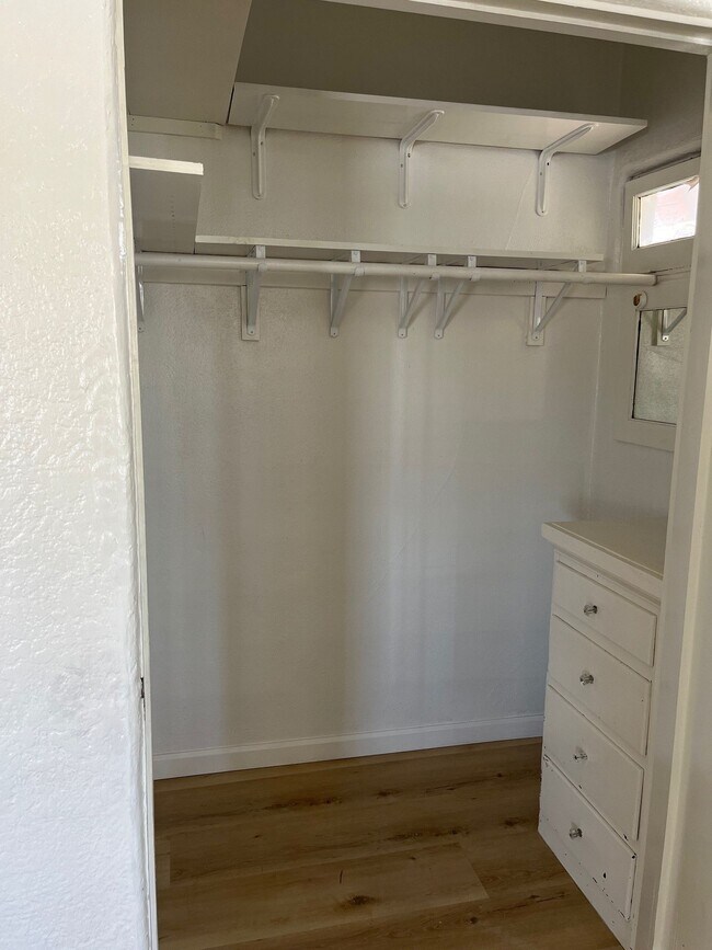 Foto del edificio - 788-794 Molino Ave. - 2612 E. 8th St. Long Beach, CA 90804