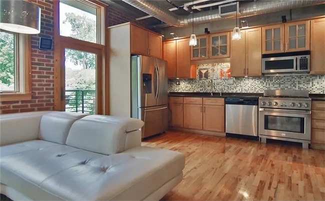 Building Photo - 640 Glen Iris Dr NE